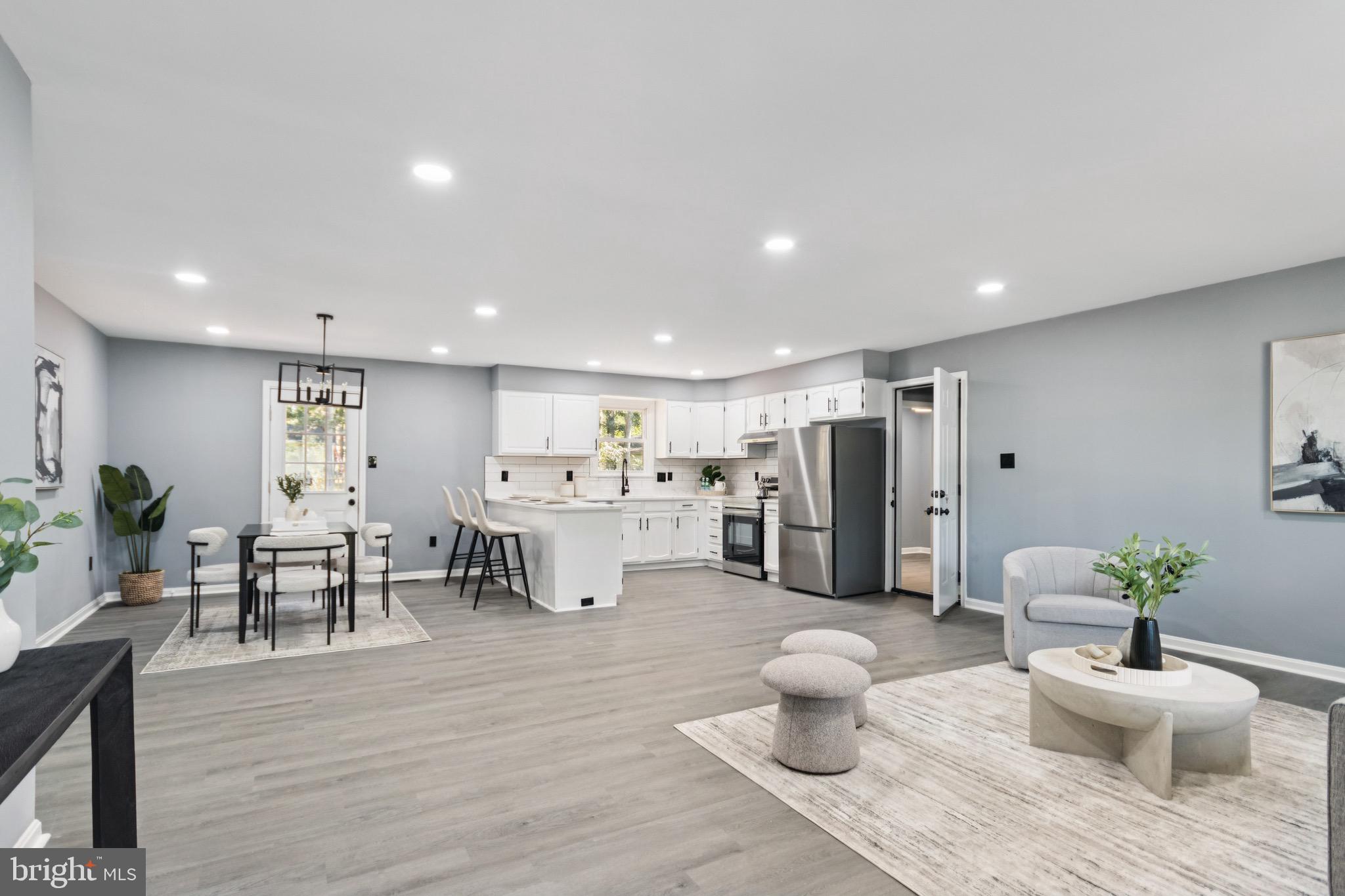 HIDDEN LAKE - Residential Lease