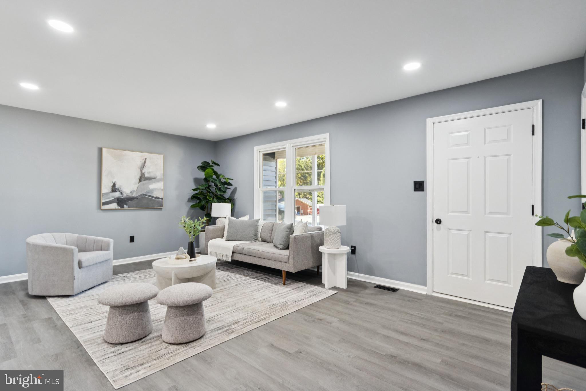 HIDDEN LAKE - Residential Lease