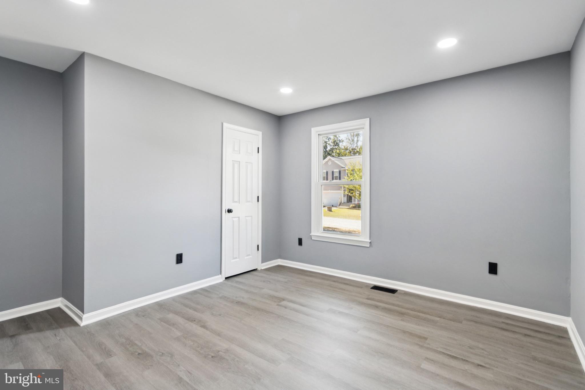 HIDDEN LAKE - Residential Lease