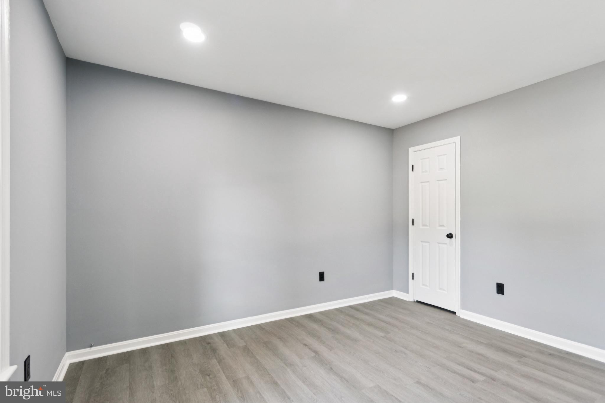 HIDDEN LAKE - Residential Lease