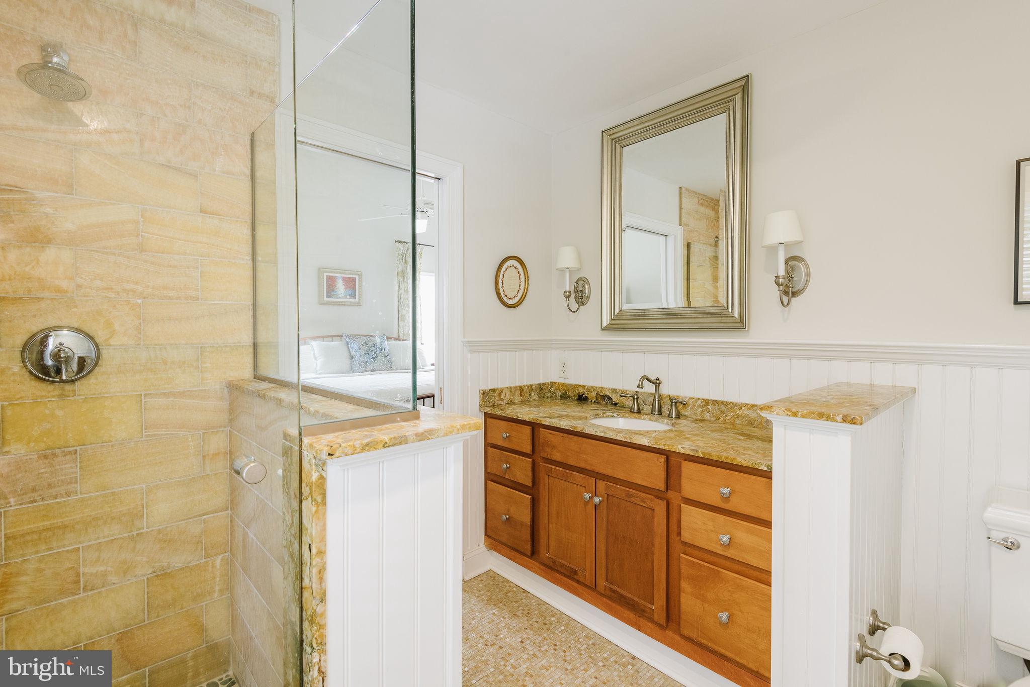 MOUNT BRADFORD FAR - Residential