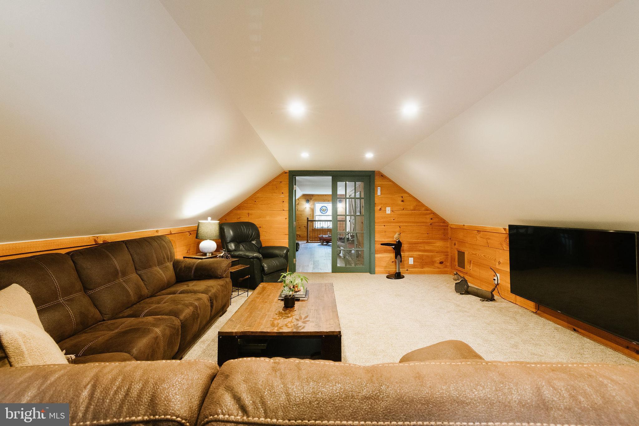 MOUNT BRADFORD FAR - Residential