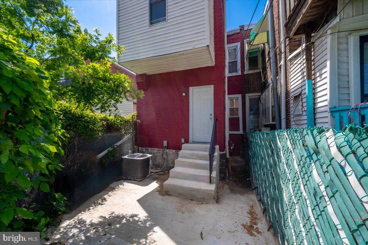 427 W SHUNK STREET