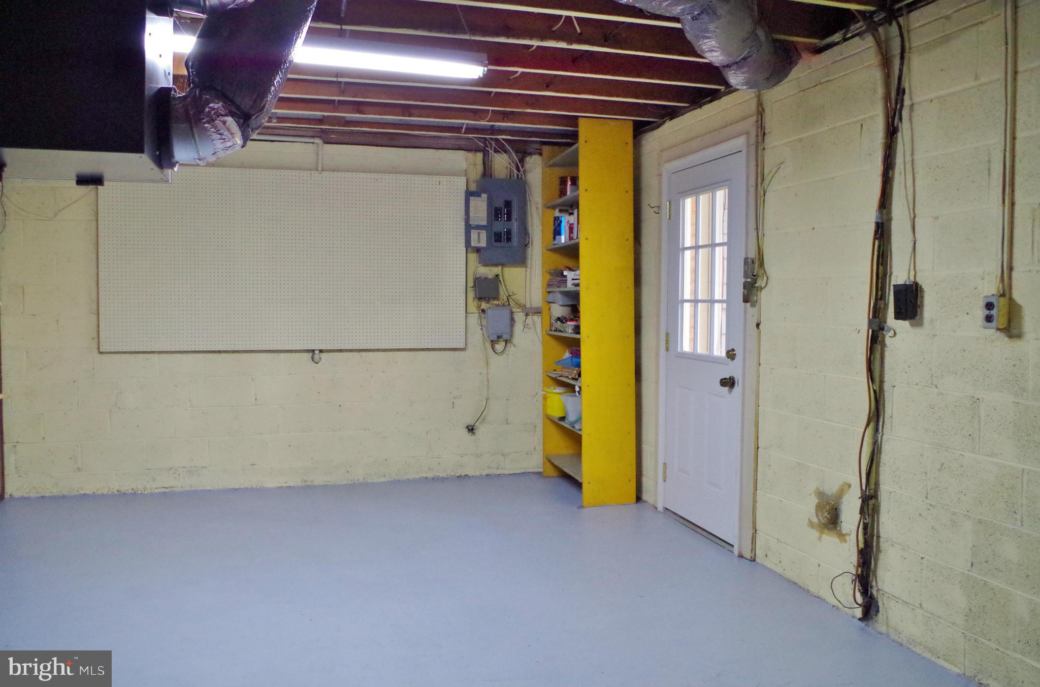 LAKE RIDGE - Residential Lease