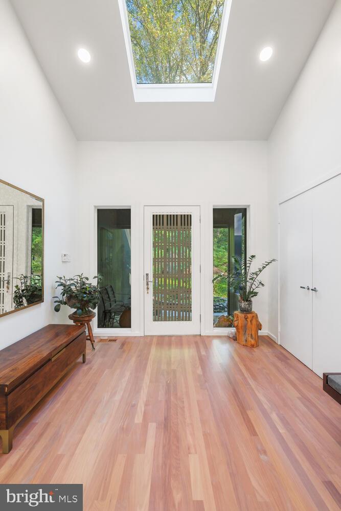 LUXMANOR - Residential