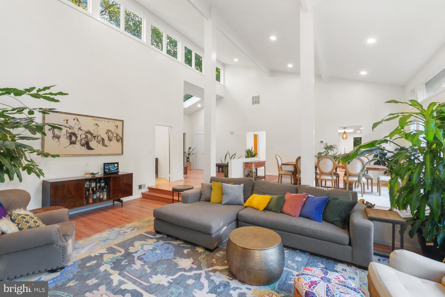 LUXMANOR - Residential