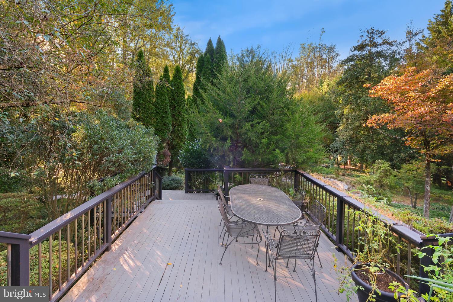 LUXMANOR - Residential