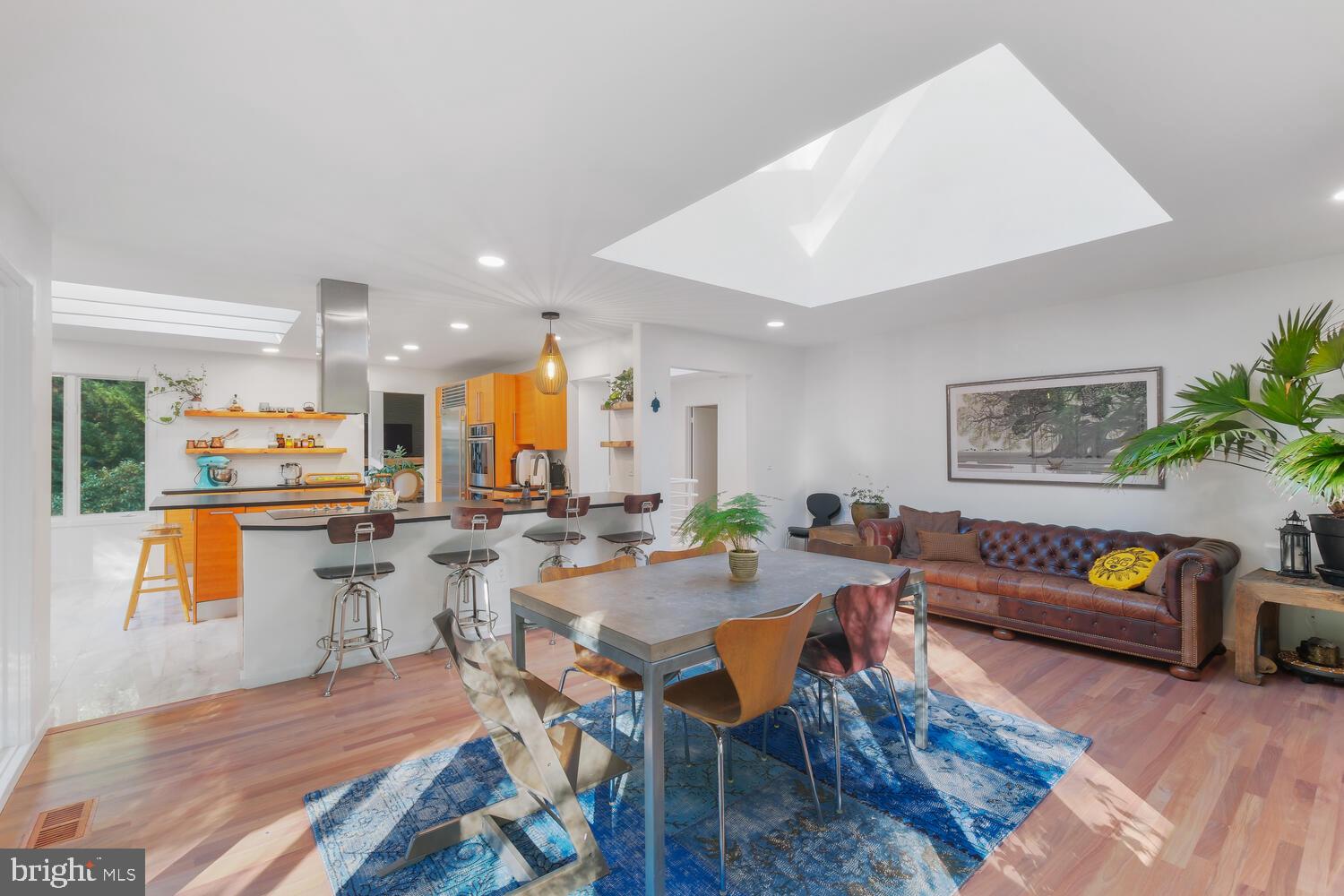 LUXMANOR - Residential