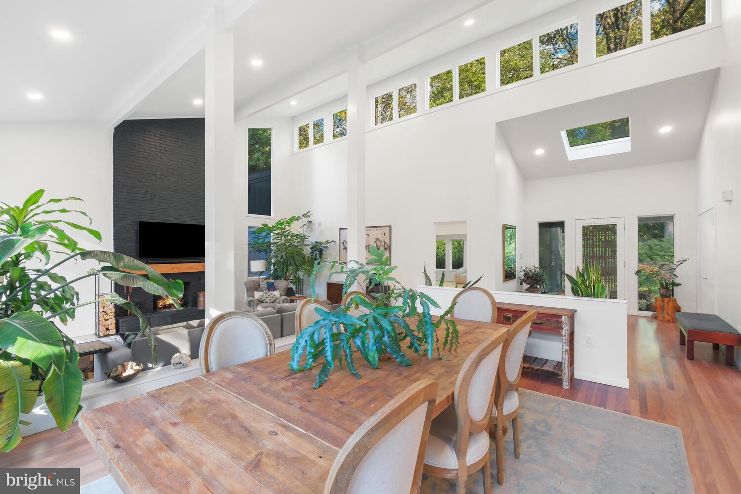 LUXMANOR - Residential