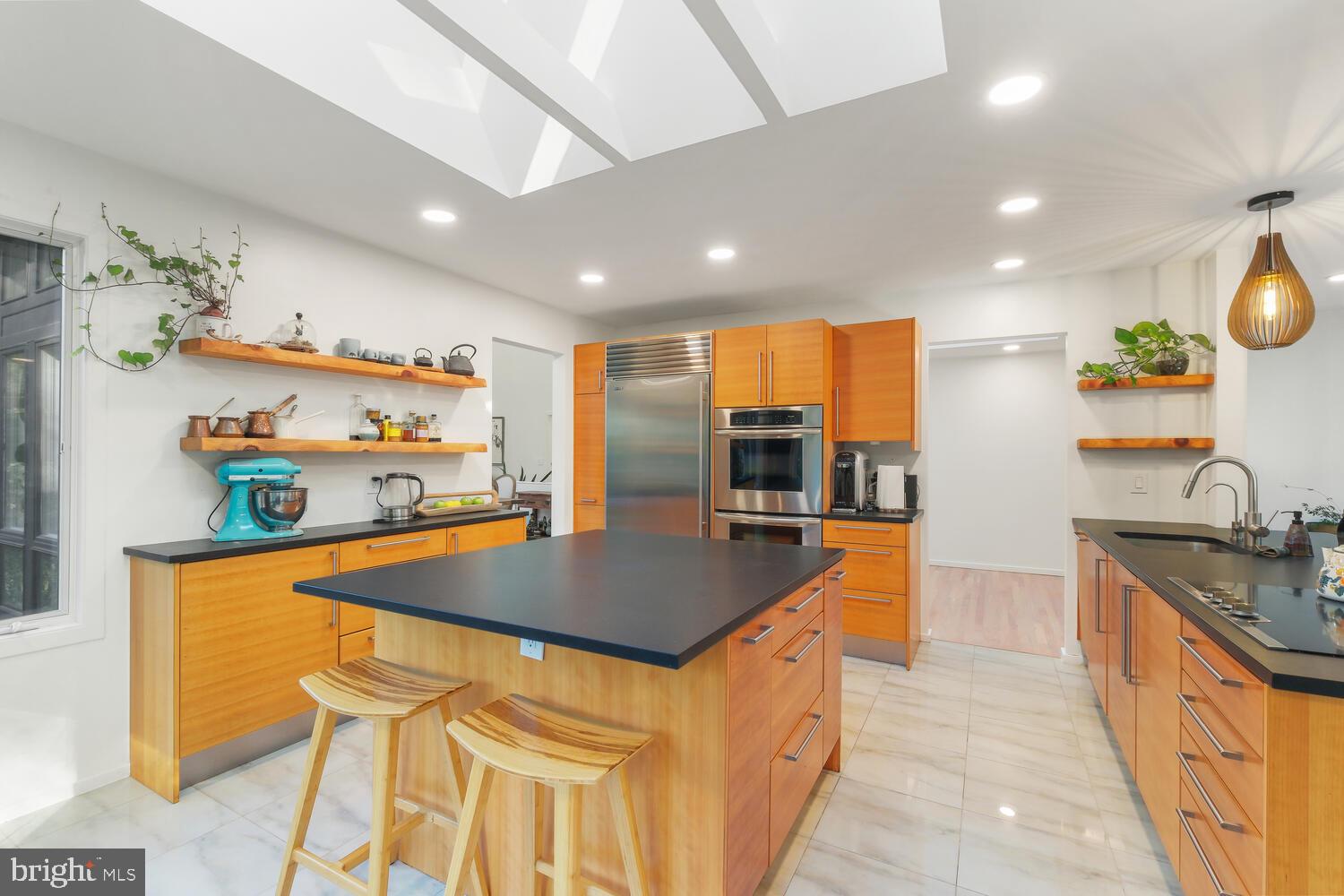 LUXMANOR - Residential