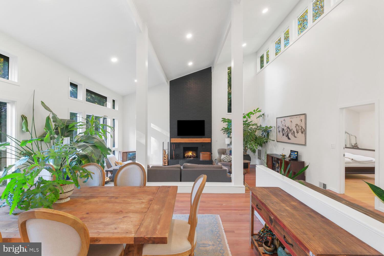 LUXMANOR - Residential