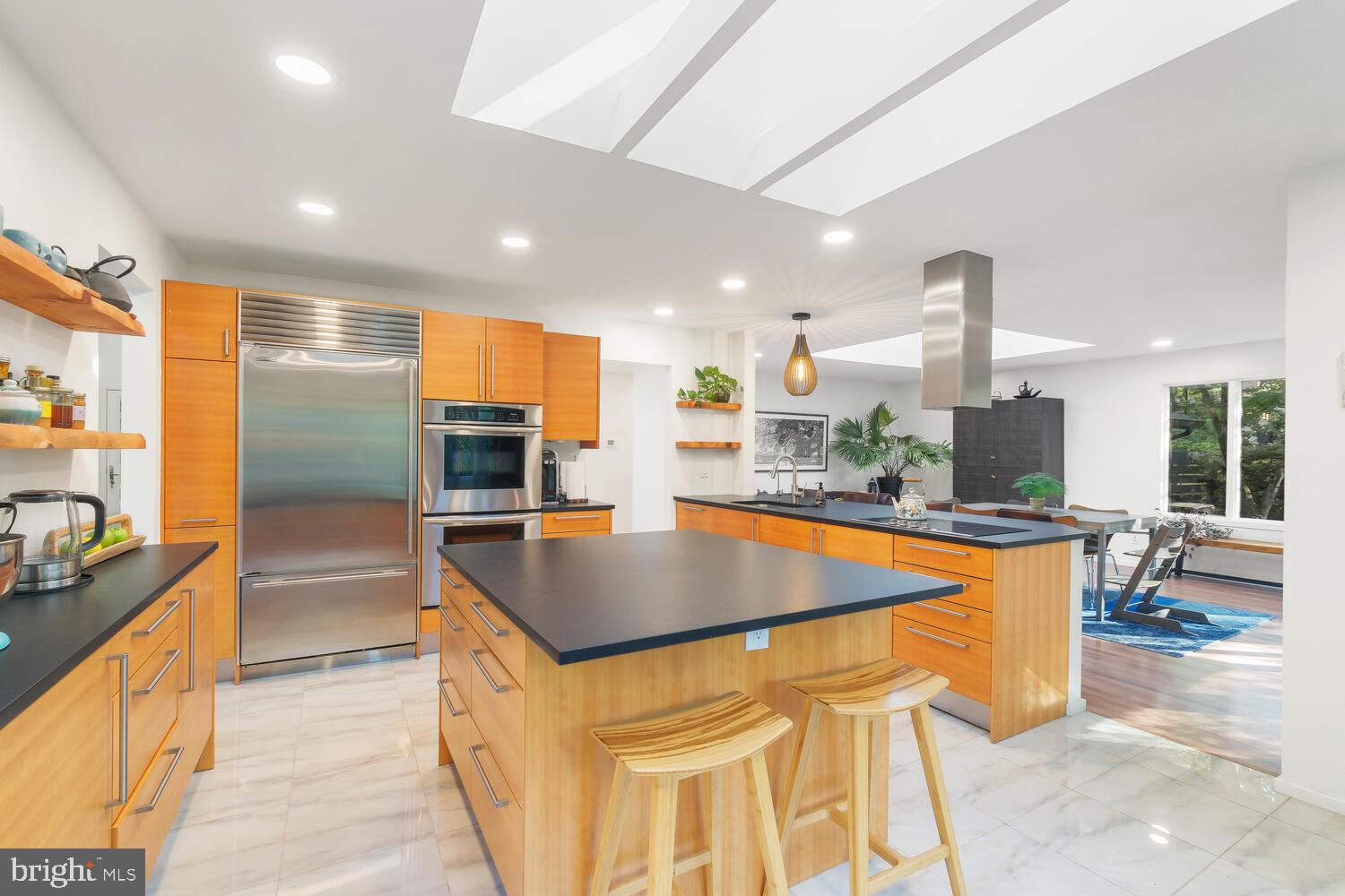 LUXMANOR - Residential