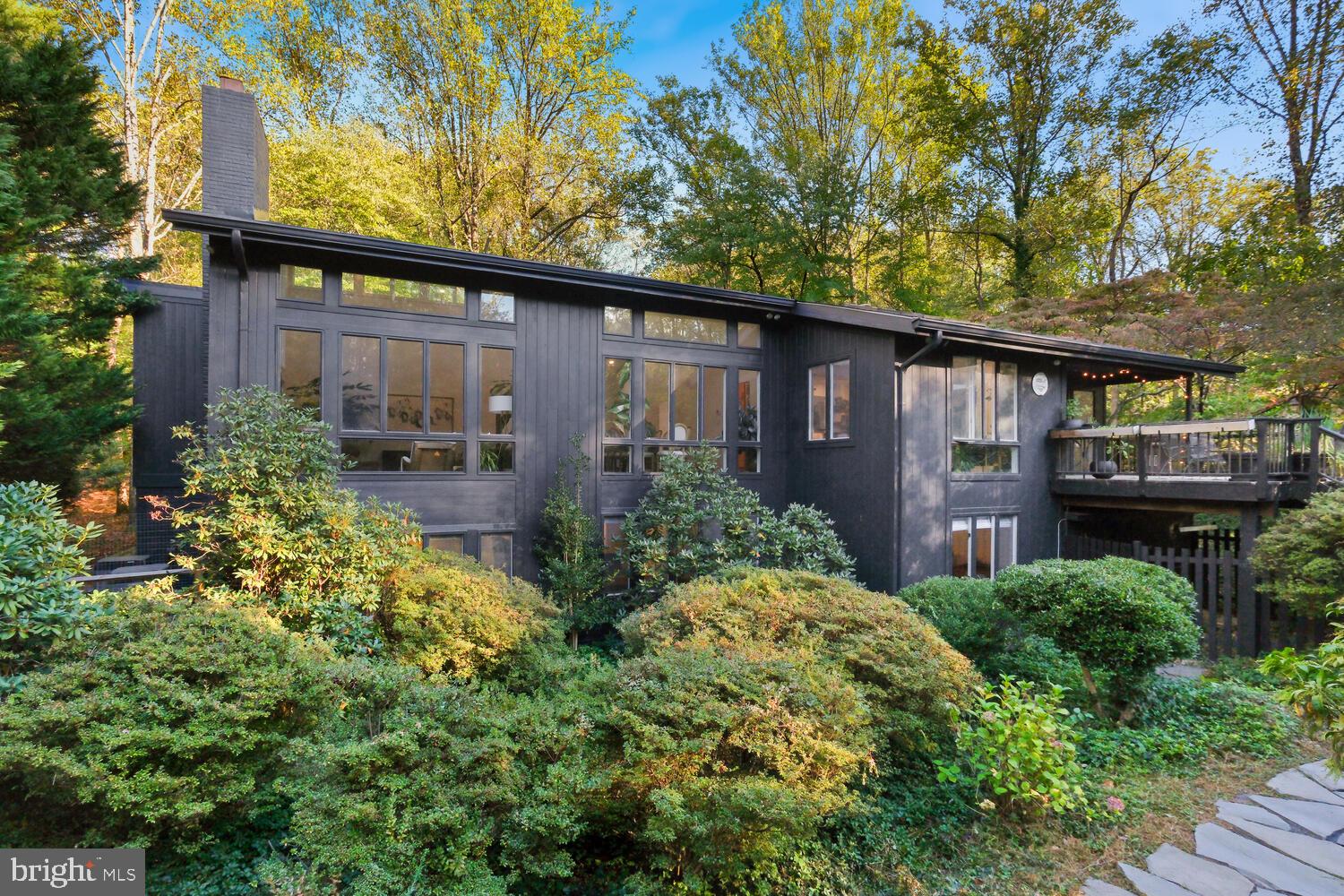 LUXMANOR - Residential