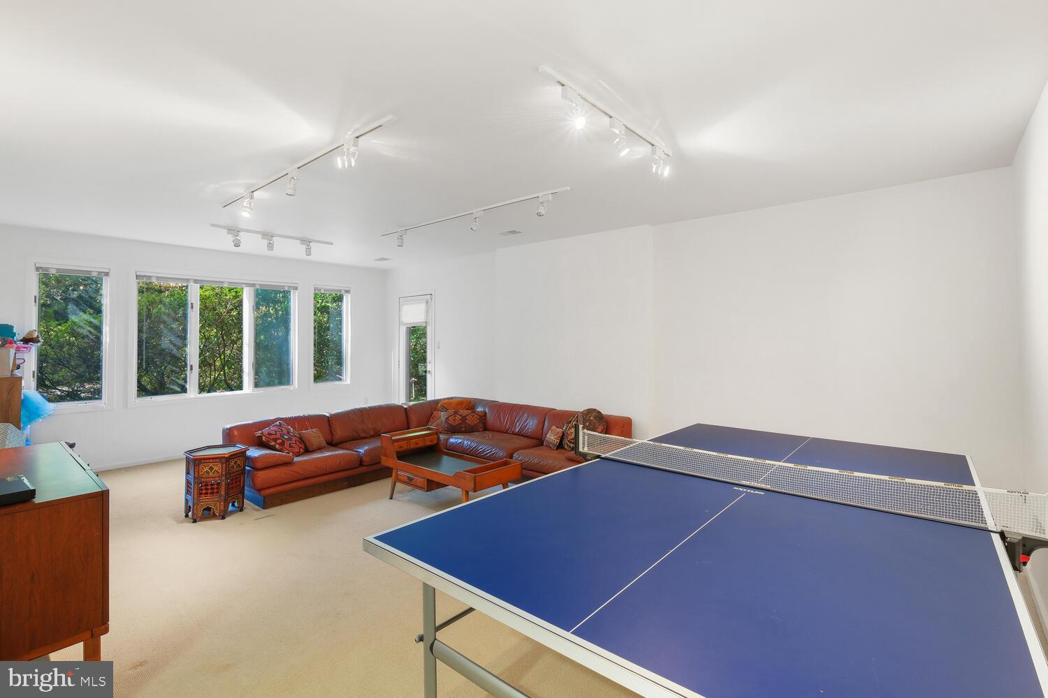 LUXMANOR - Residential