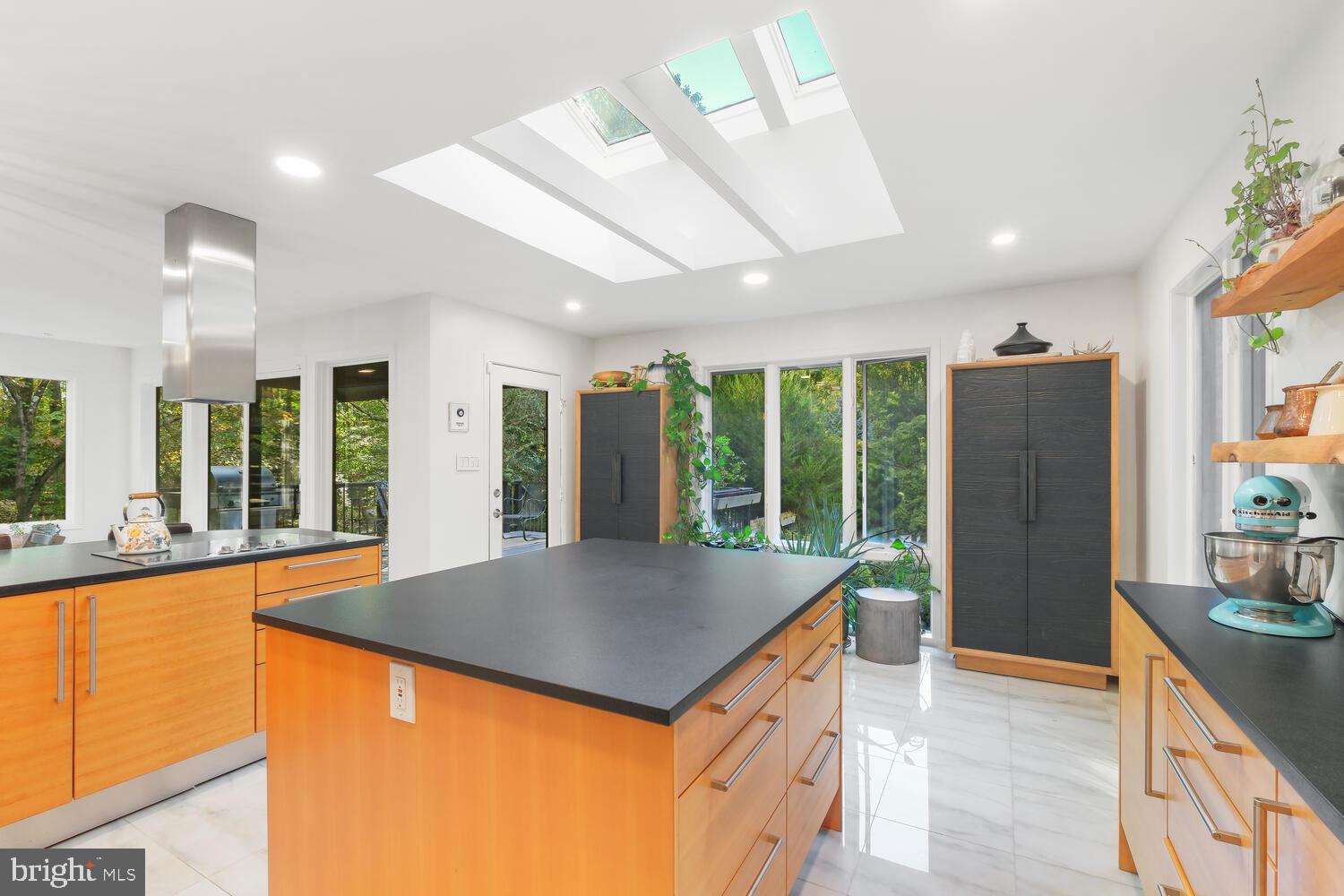 LUXMANOR - Residential