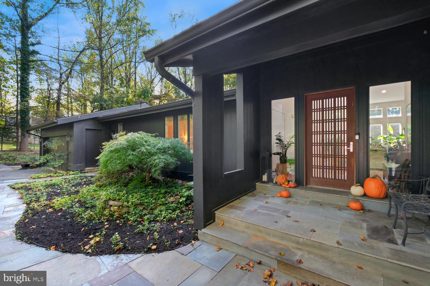 LUXMANOR - Residential