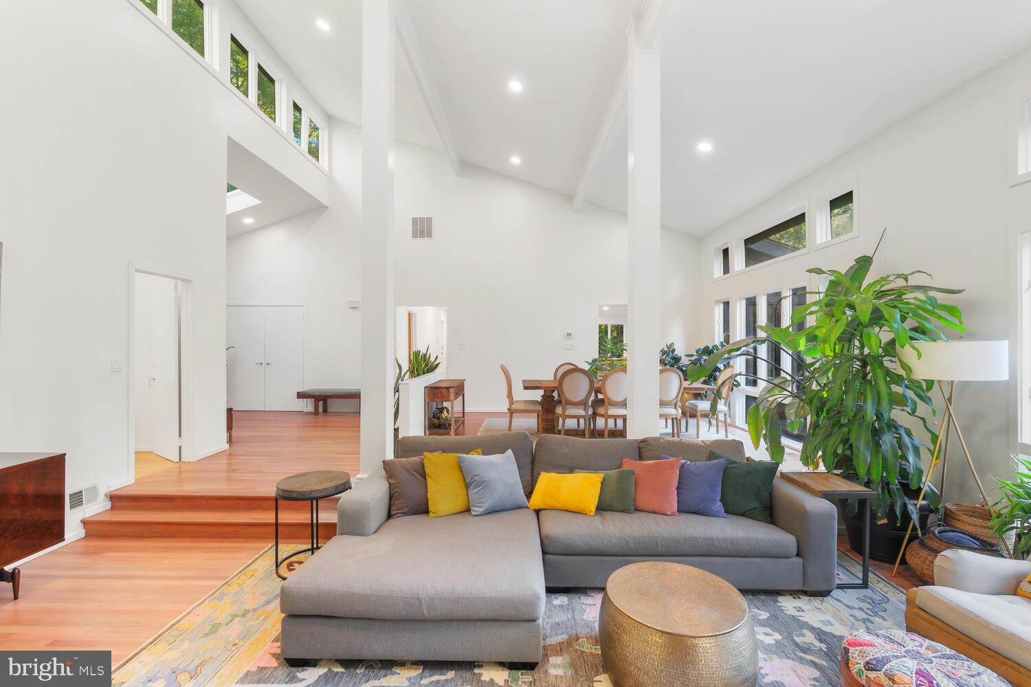 LUXMANOR - Residential