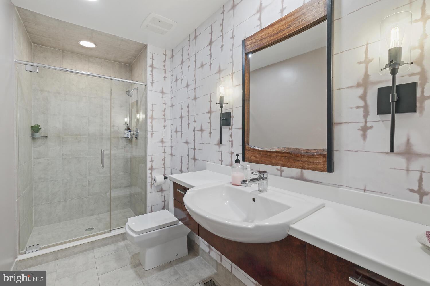 LUXMANOR - Residential