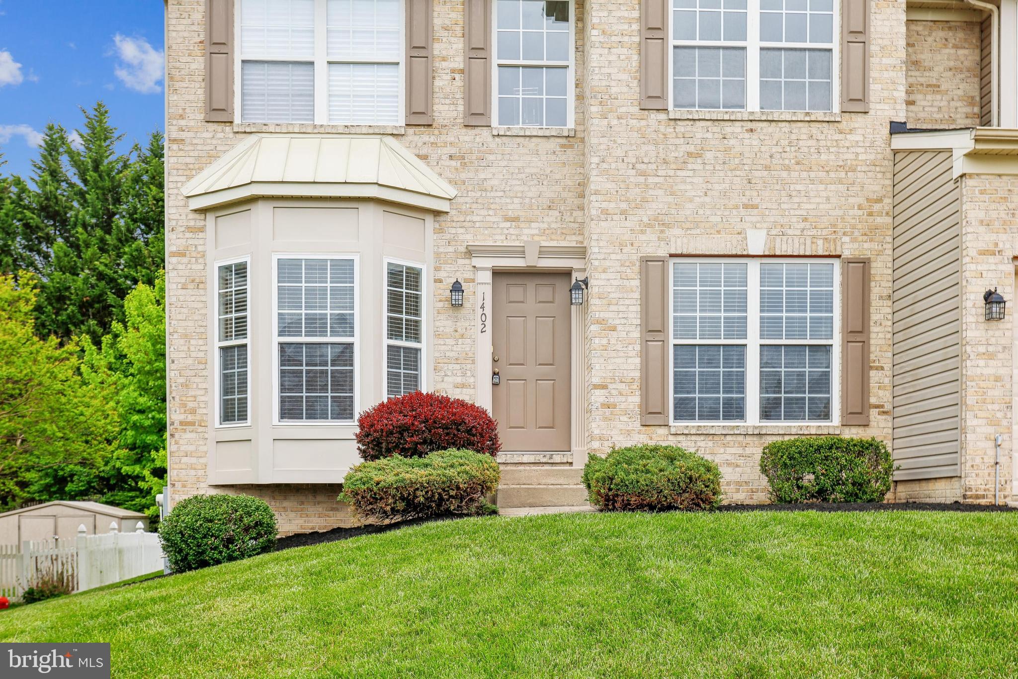 1402 HILSCHER COURT