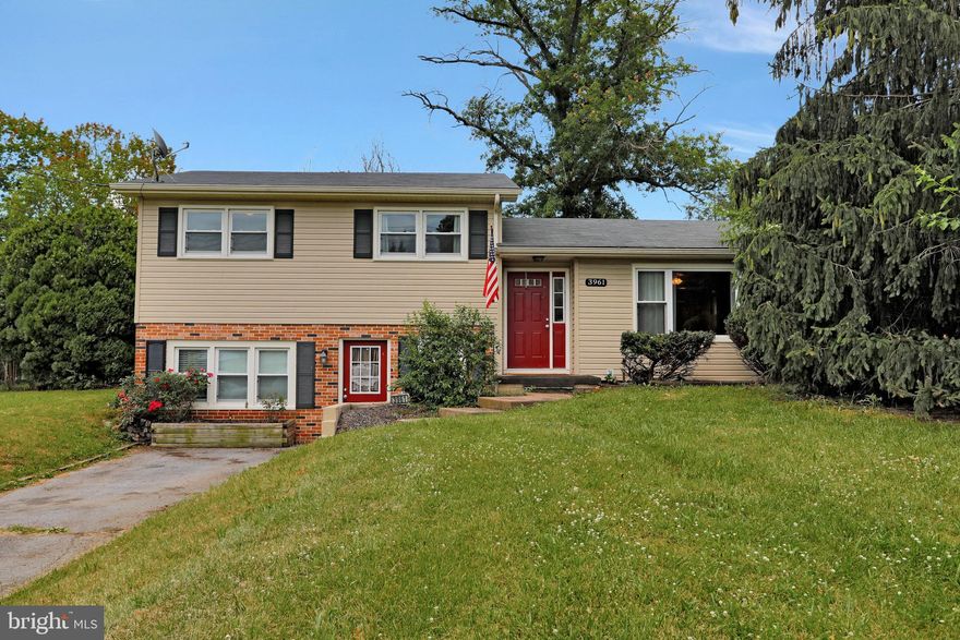 Well maintained split level home in a great commuter location. Easy access to I-81 south to Winchester or North to Hagerstown, and to Rte 9 east to Charles Town and Northern VA. Home has 3 finished levels of living space and a fourth lower level for additional flex space and laundry.  Main level features hardwood floors throughout. Kitchen w/ SS appliances, upgraded laminate counters and table space. A living area with wood burning fireplace and ceiling fan. Upper level features 2 bedrooms and 2 full baths, including a spacious Primary bedroom suite (used to be 2 bedrooms) with double closets. Primary bathroom has a large walk in shower. Lower level 1 features a large family room, additional bedroom and full bath. Lower level 2 features an additional flex type space, currently used as a rec room. Laundry is also on this level. Rear yard is fully fenced for the kids and dogs. And backs to a farm field. Roof and furnace are 7 yrs old. A/C is 2 yrs old.