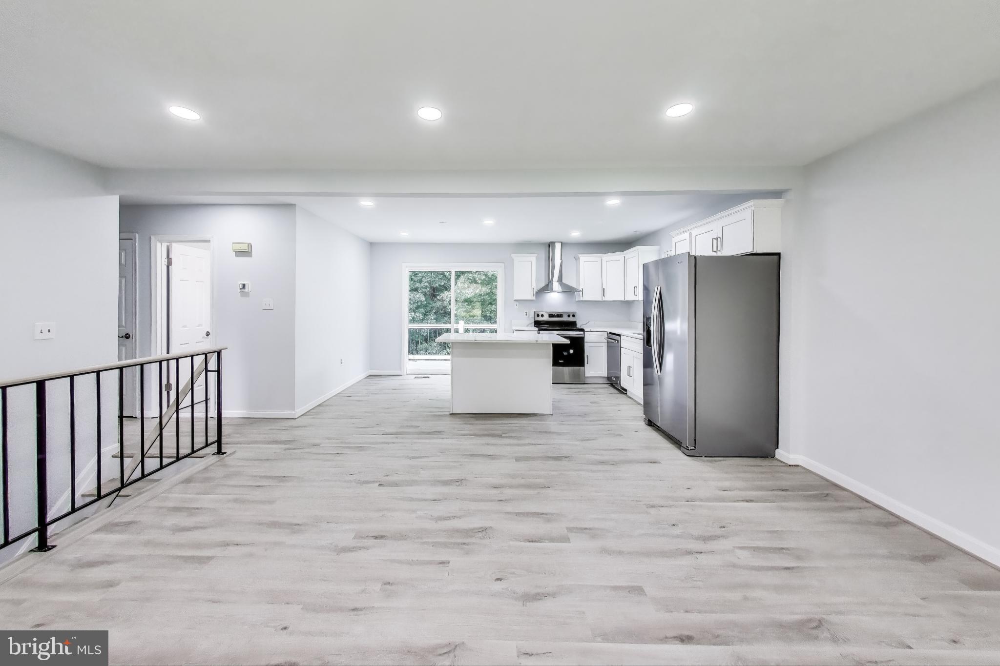 5105 VIENNA DRIVE