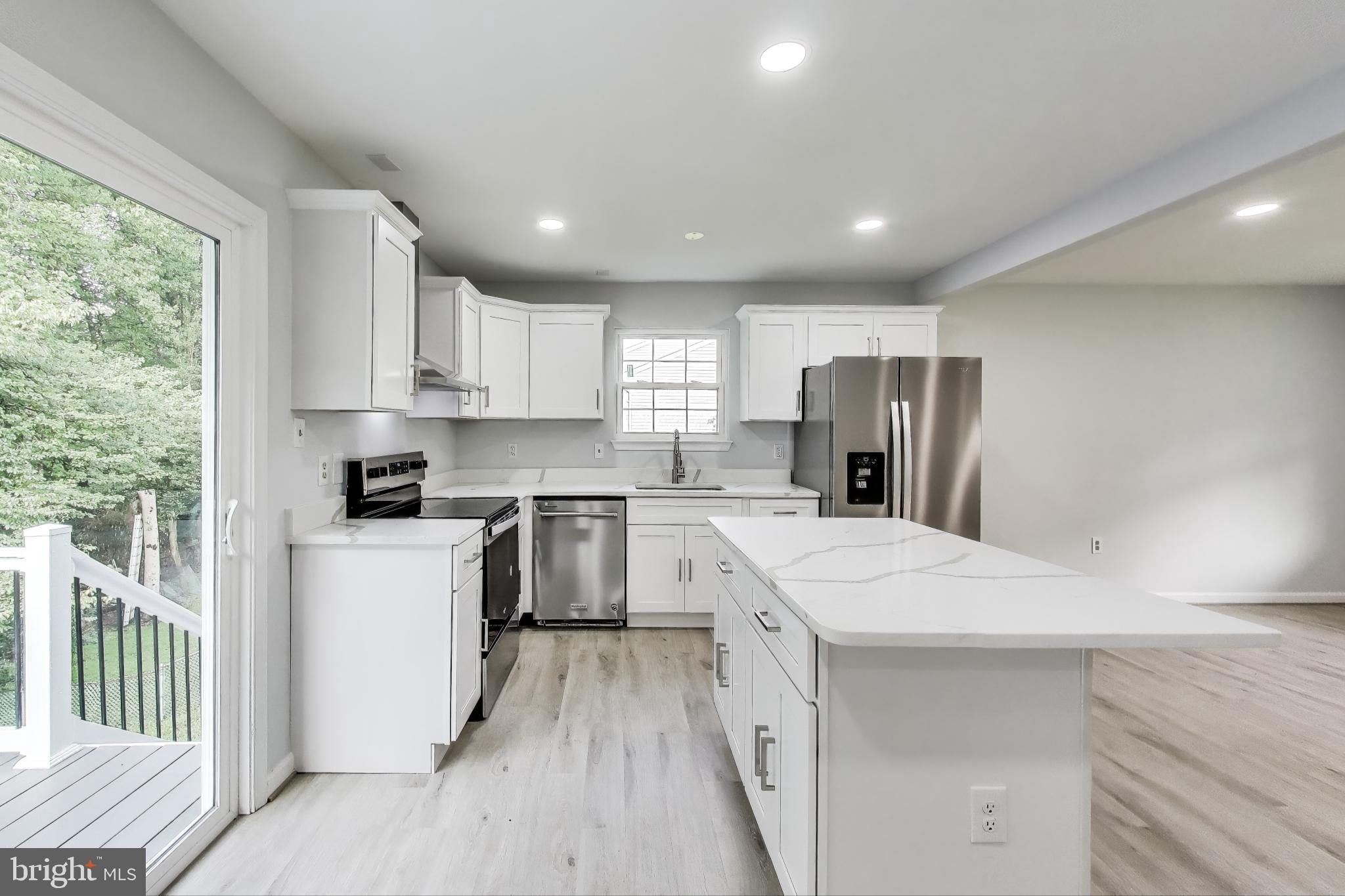 CLINTON - Residential