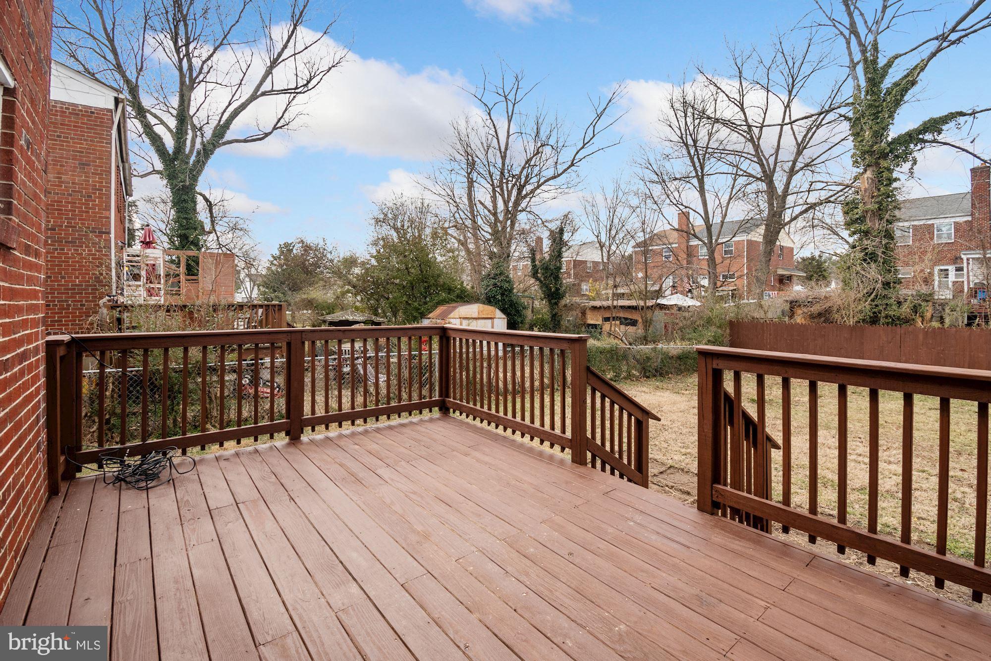 UNIVERSITY GARDENS - Residential