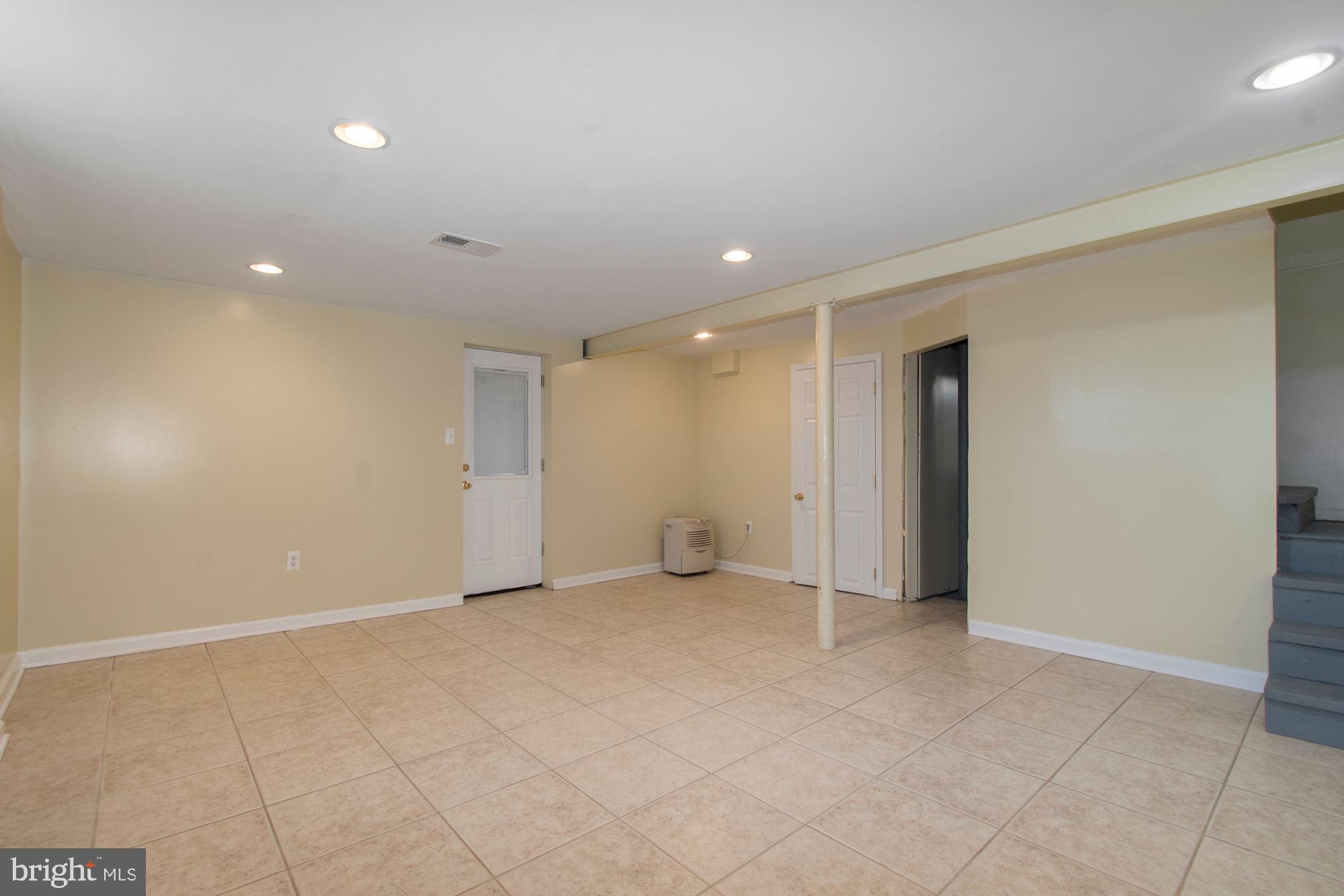 UNIVERSITY GARDENS - Residential