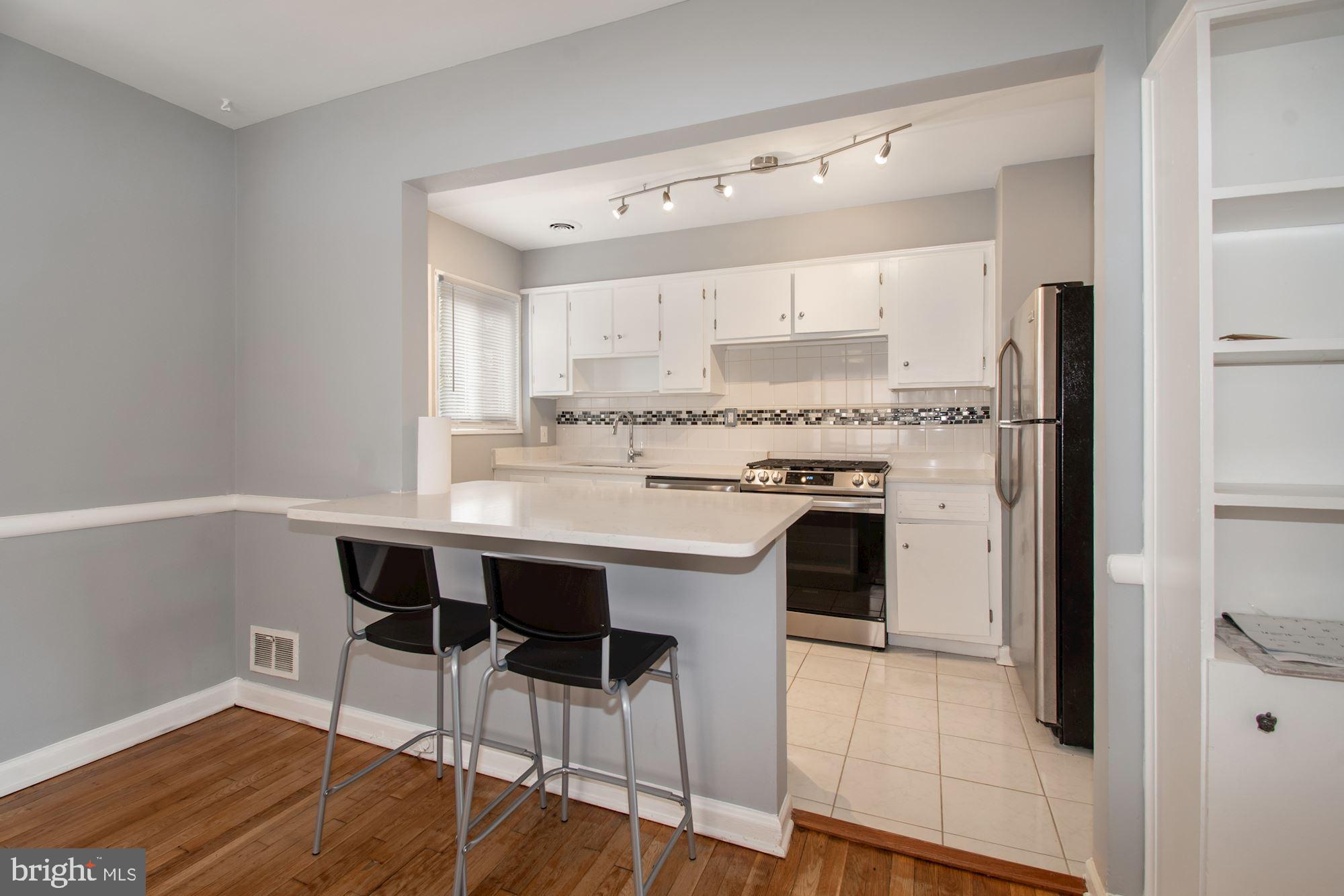 UNIVERSITY GARDENS - Residential