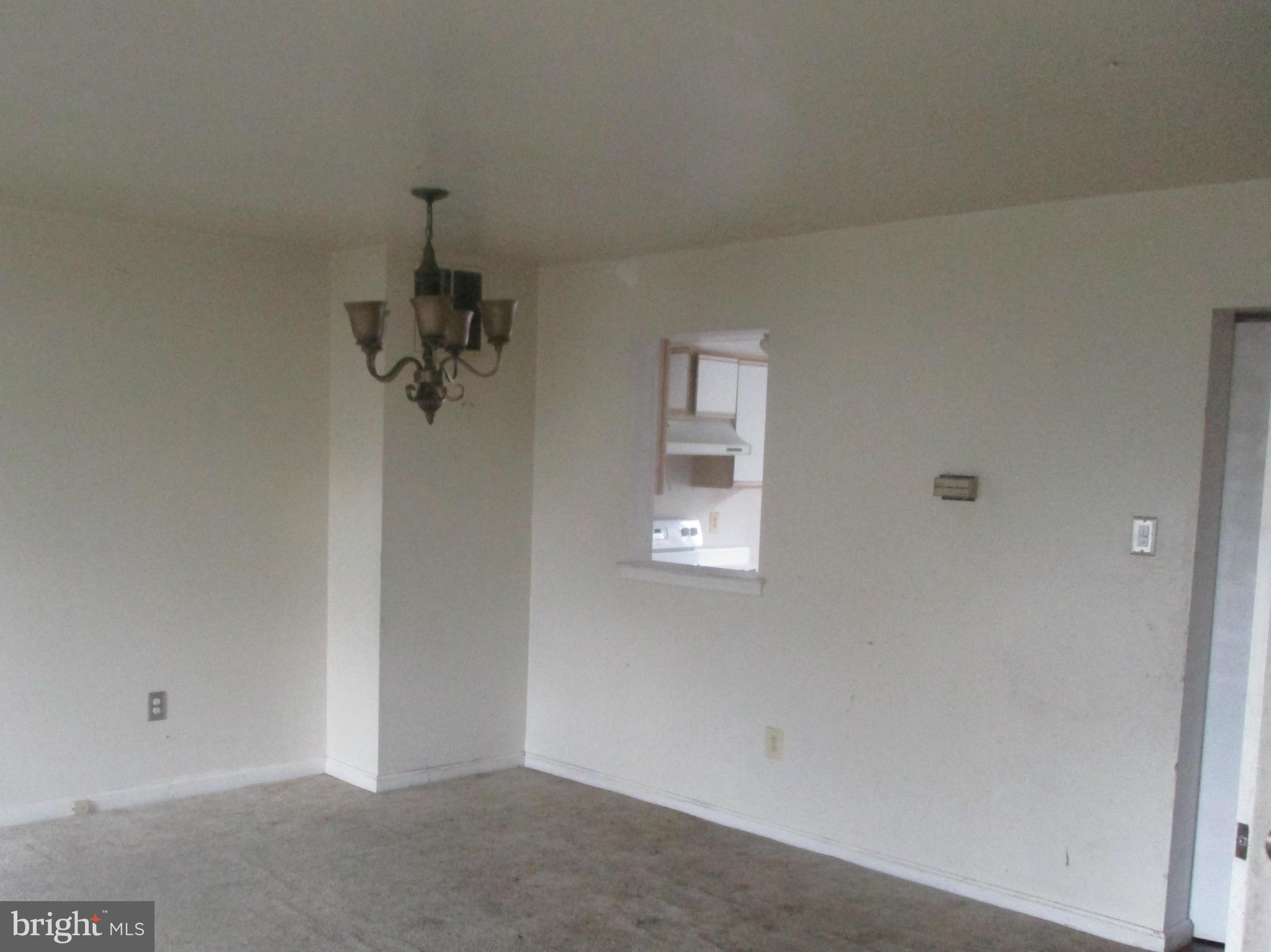 COURTLAND MANOR - Residential