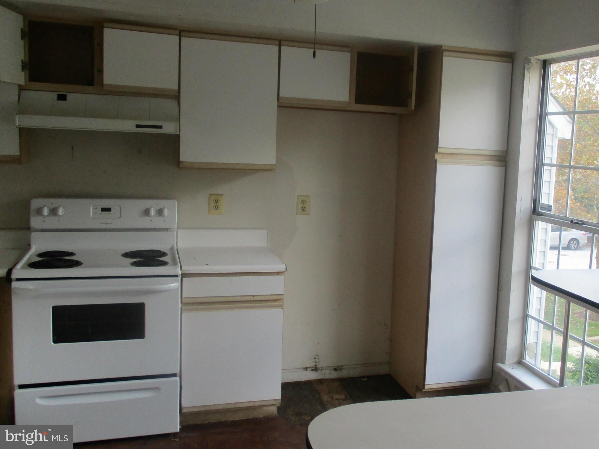 COURTLAND MANOR - Residential