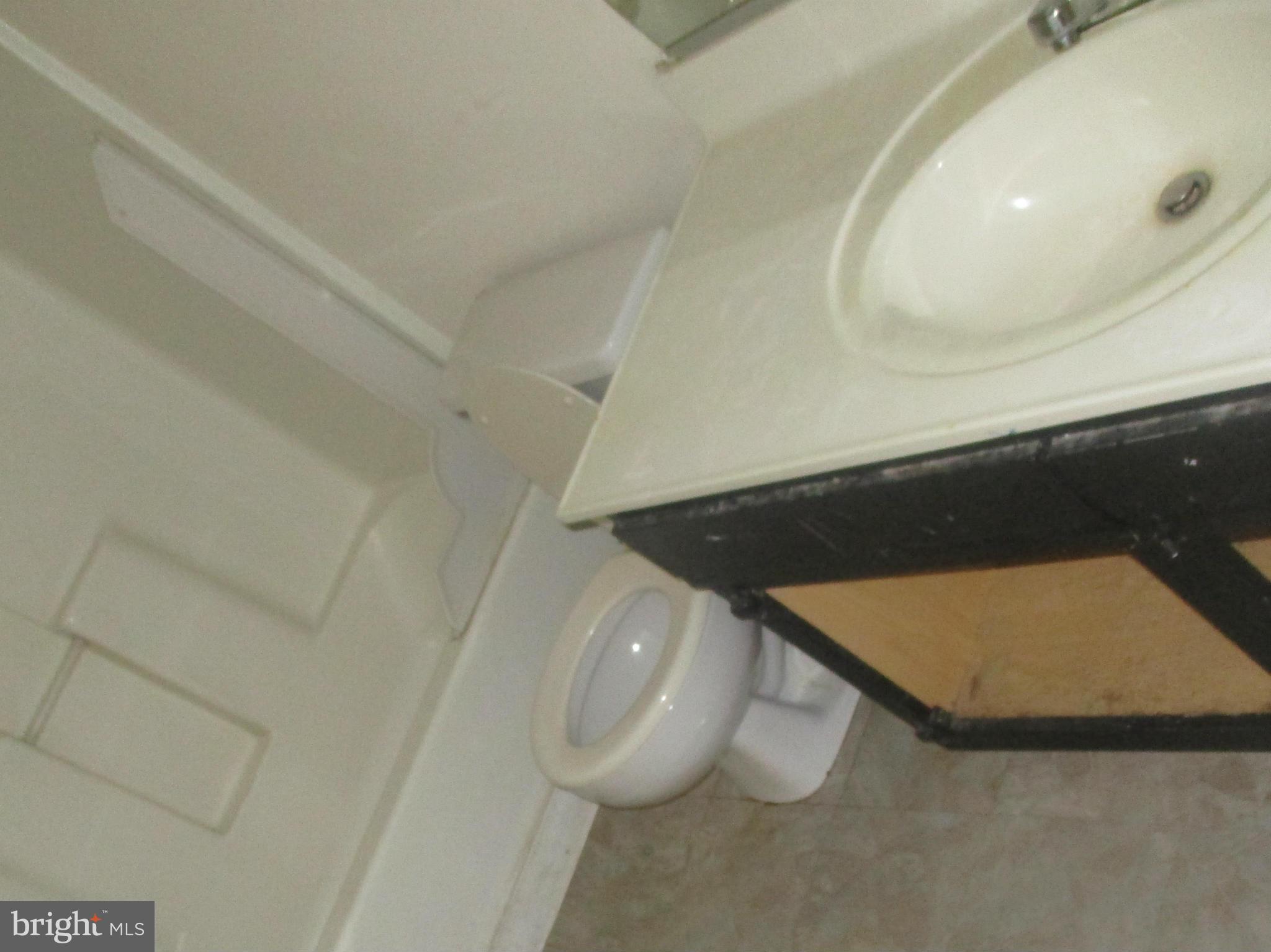 COURTLAND MANOR - Residential