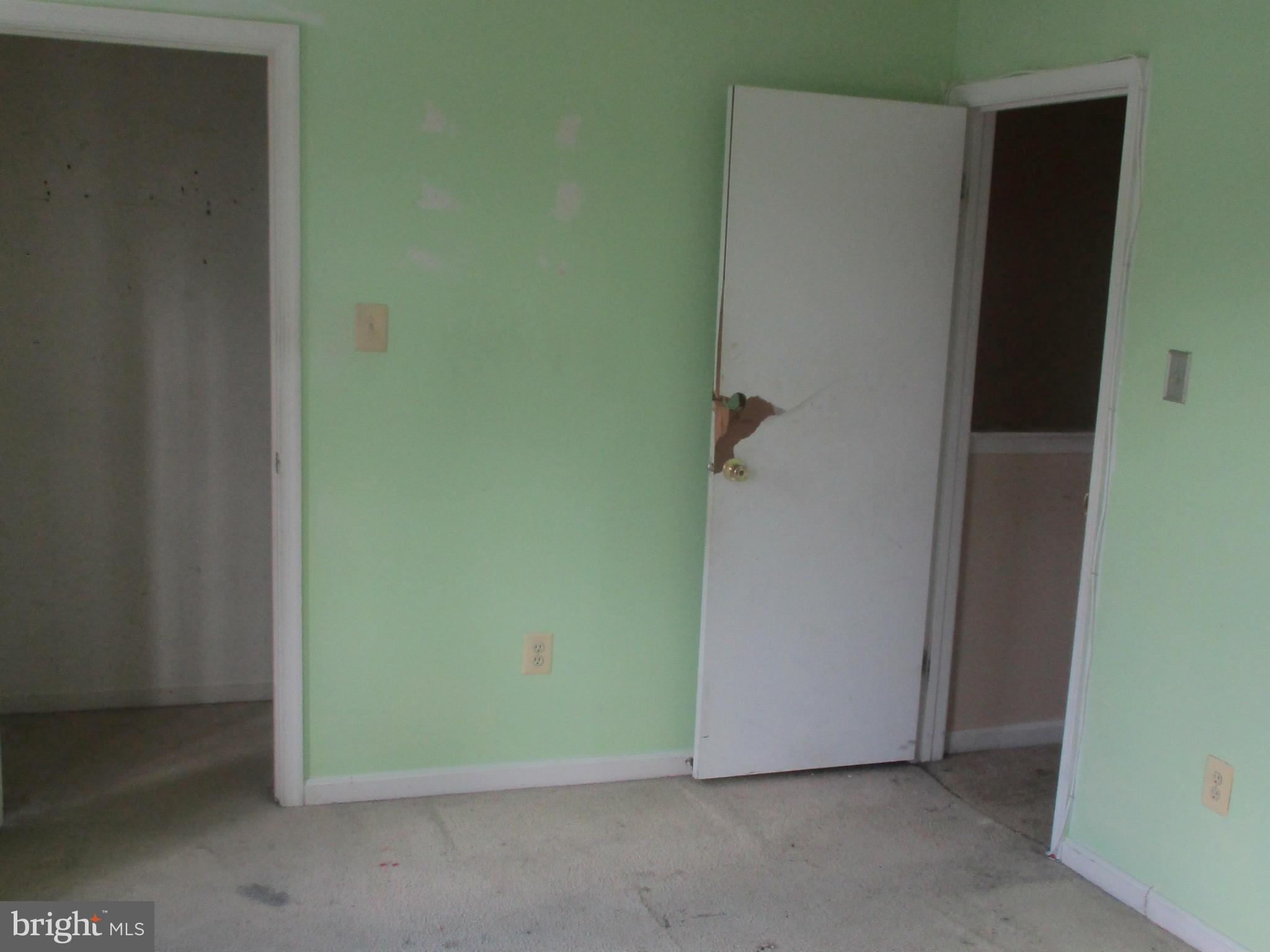 COURTLAND MANOR - Residential