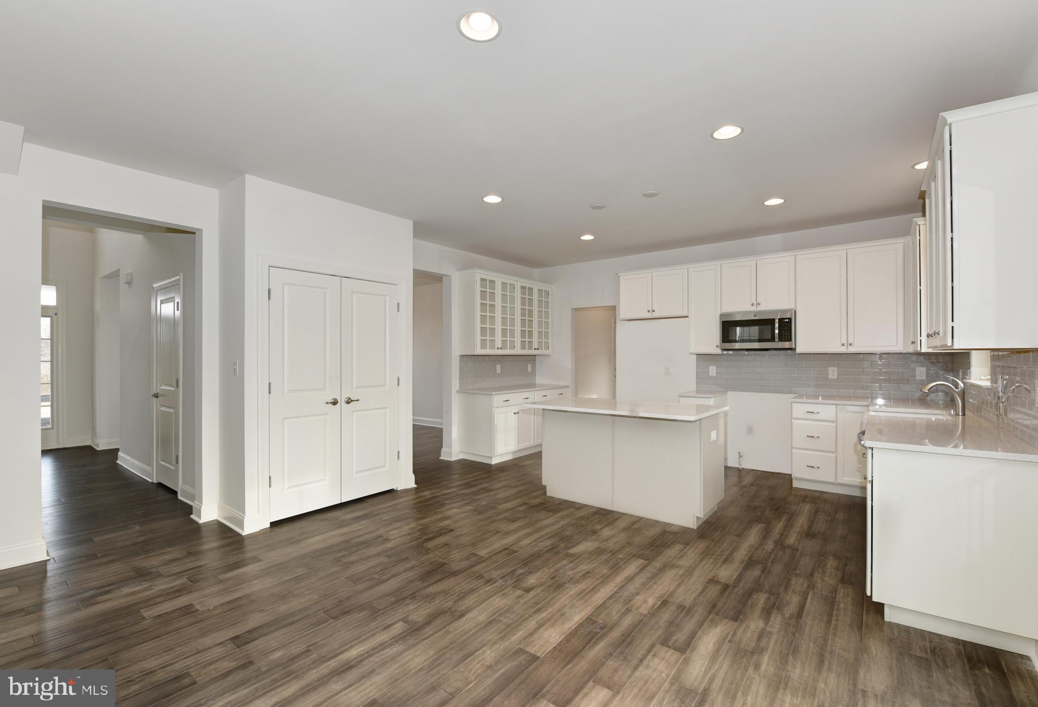 GREENE HILL FARM EST - Residential