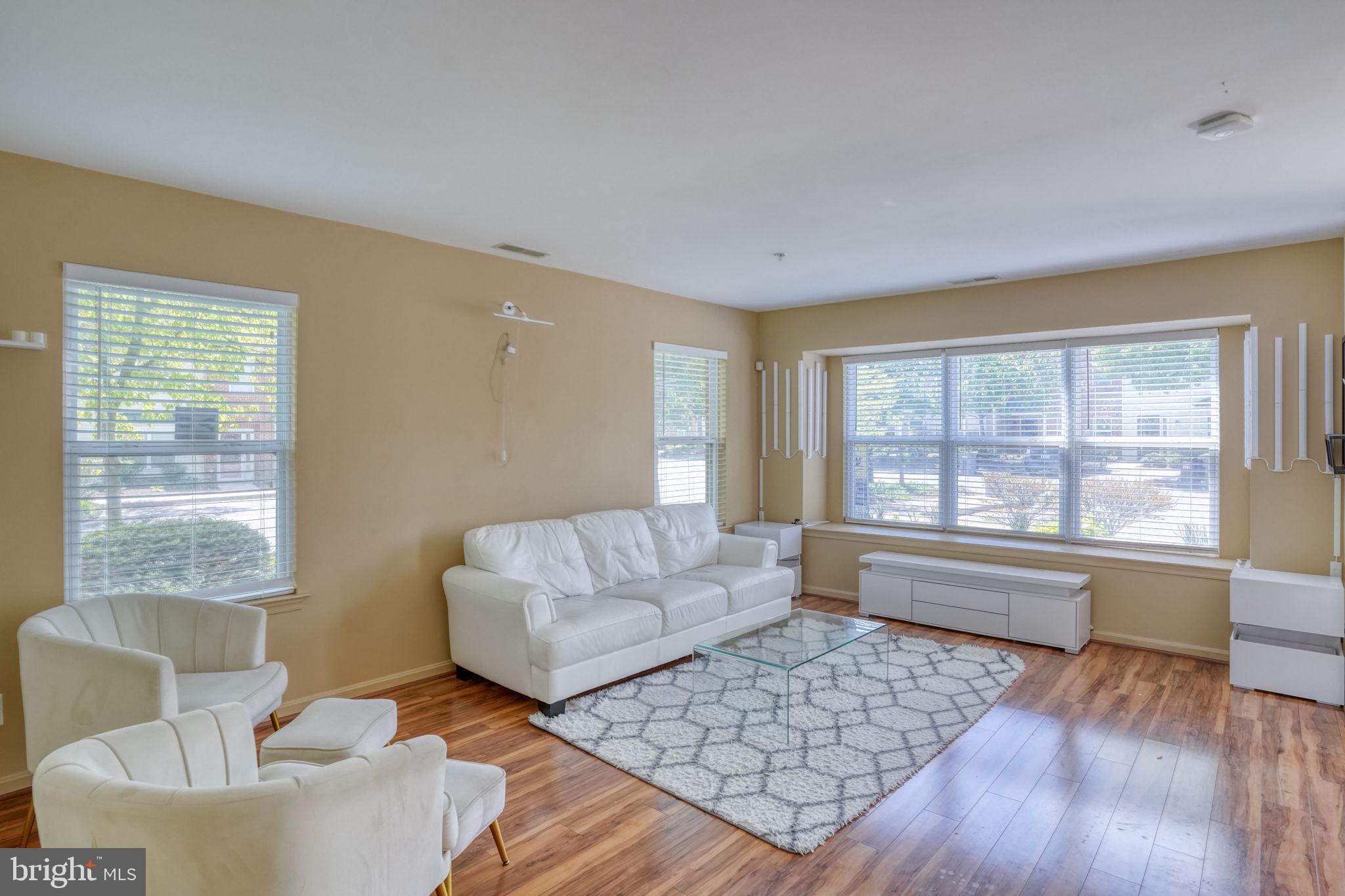 HILL TOP - Residential