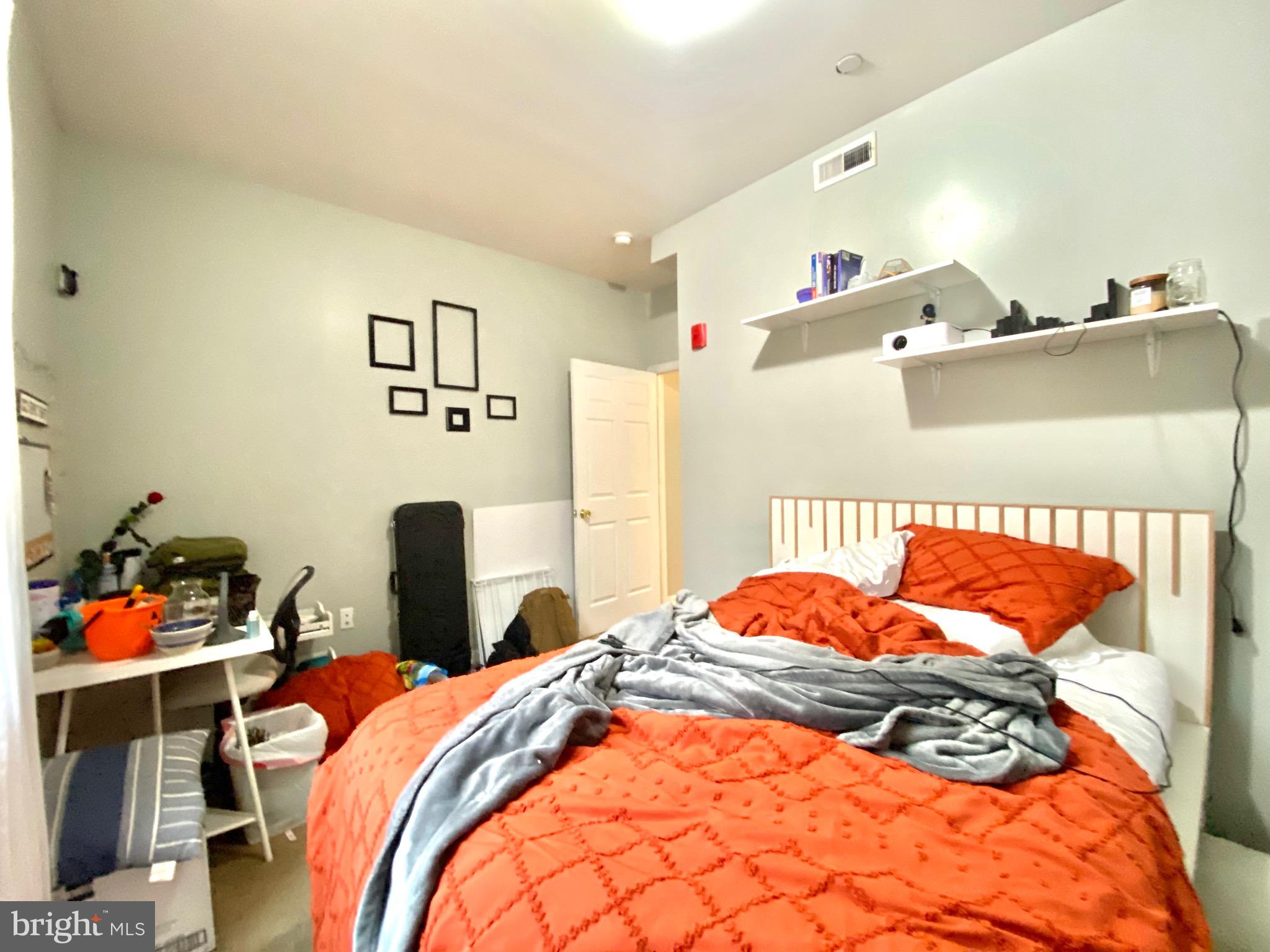 PHILADELPHIA (NORTH) - Residential Lease