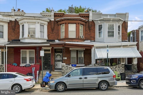 Townhouse For Sale - 3914 Pulaski Avenue<br/> Philadelphia County, PHILADELPHIA, PA 19140