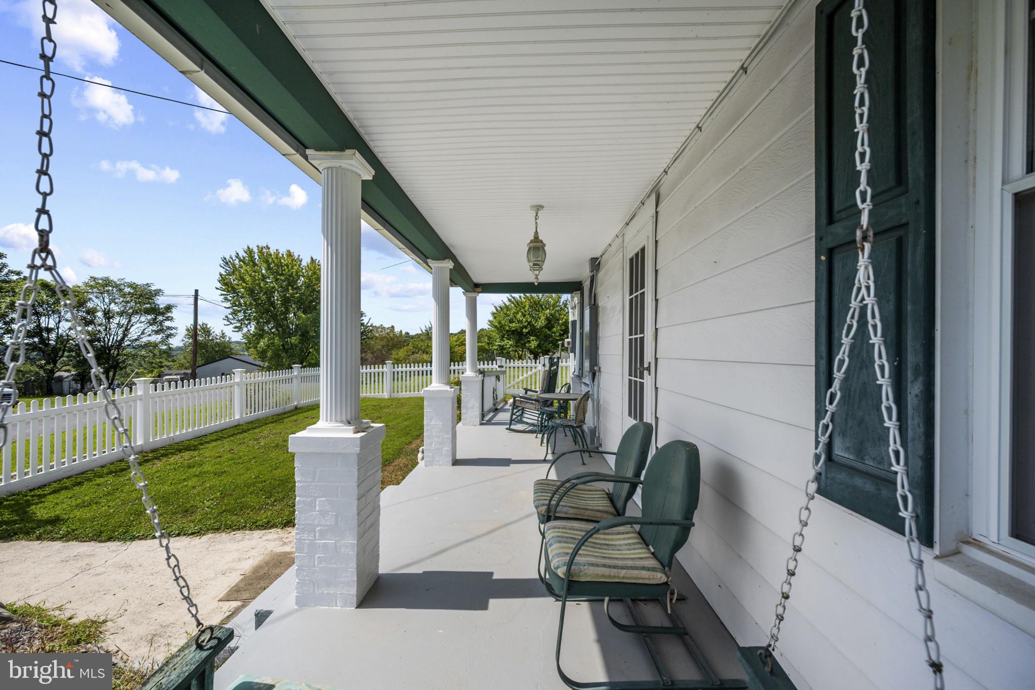 1195 LOOP ROAD