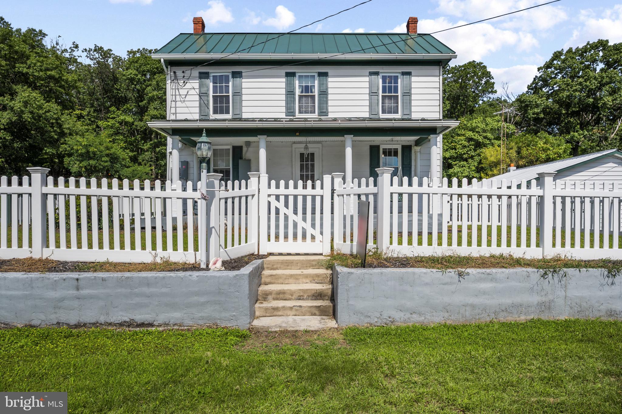 1195 LOOP ROAD