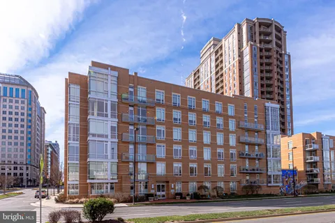 12025 New Dominion Parkway Unit 509, Reston, VA MLS: VAFX2226524