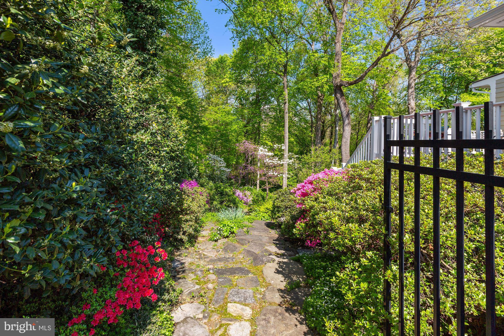 THE HAMLET - Residential