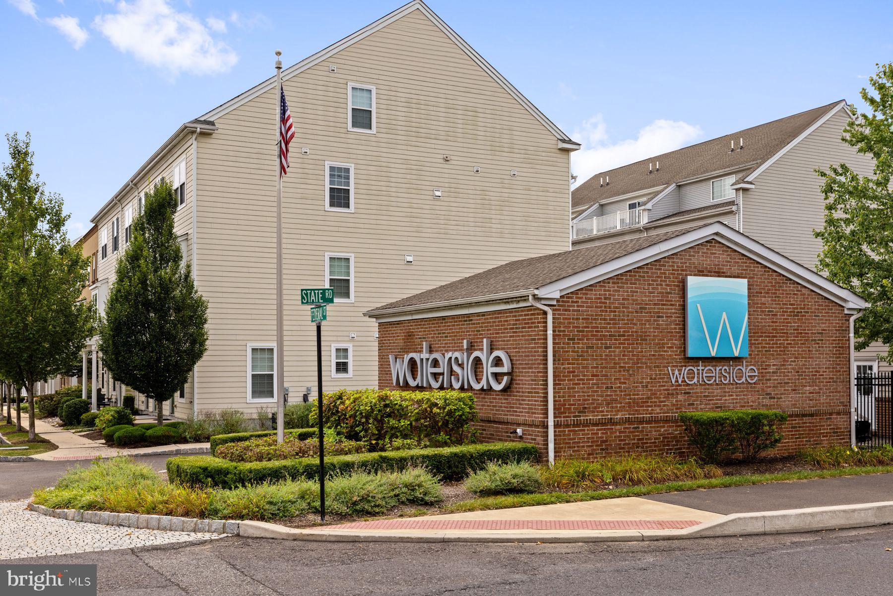 WATERSIDE - Residential