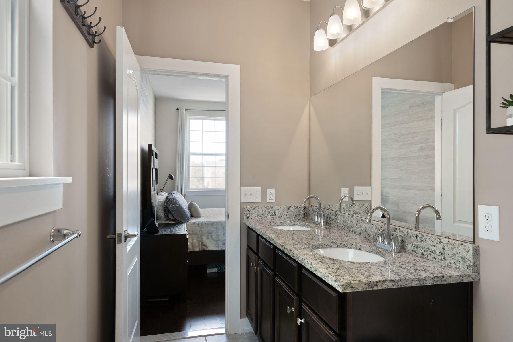 WATERSIDE - Residential