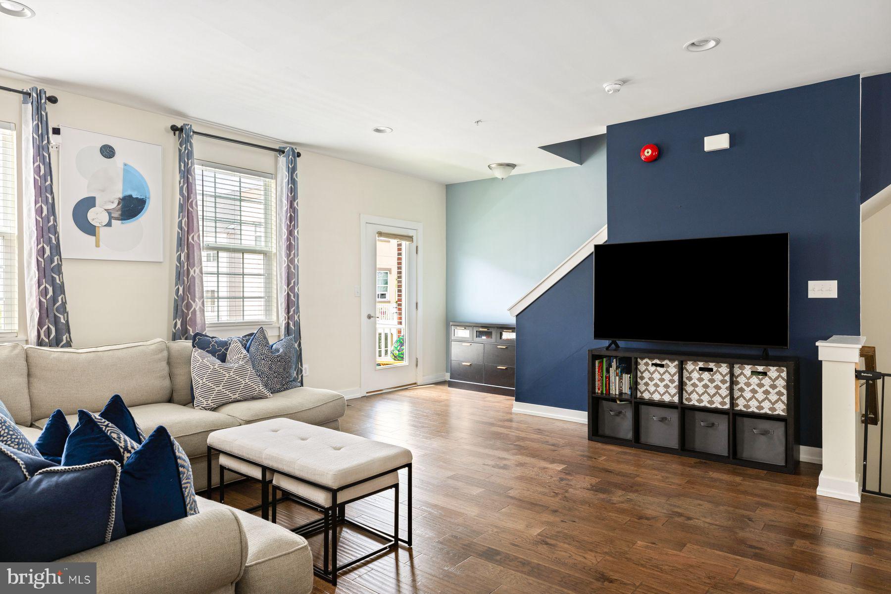 WATERSIDE - Residential