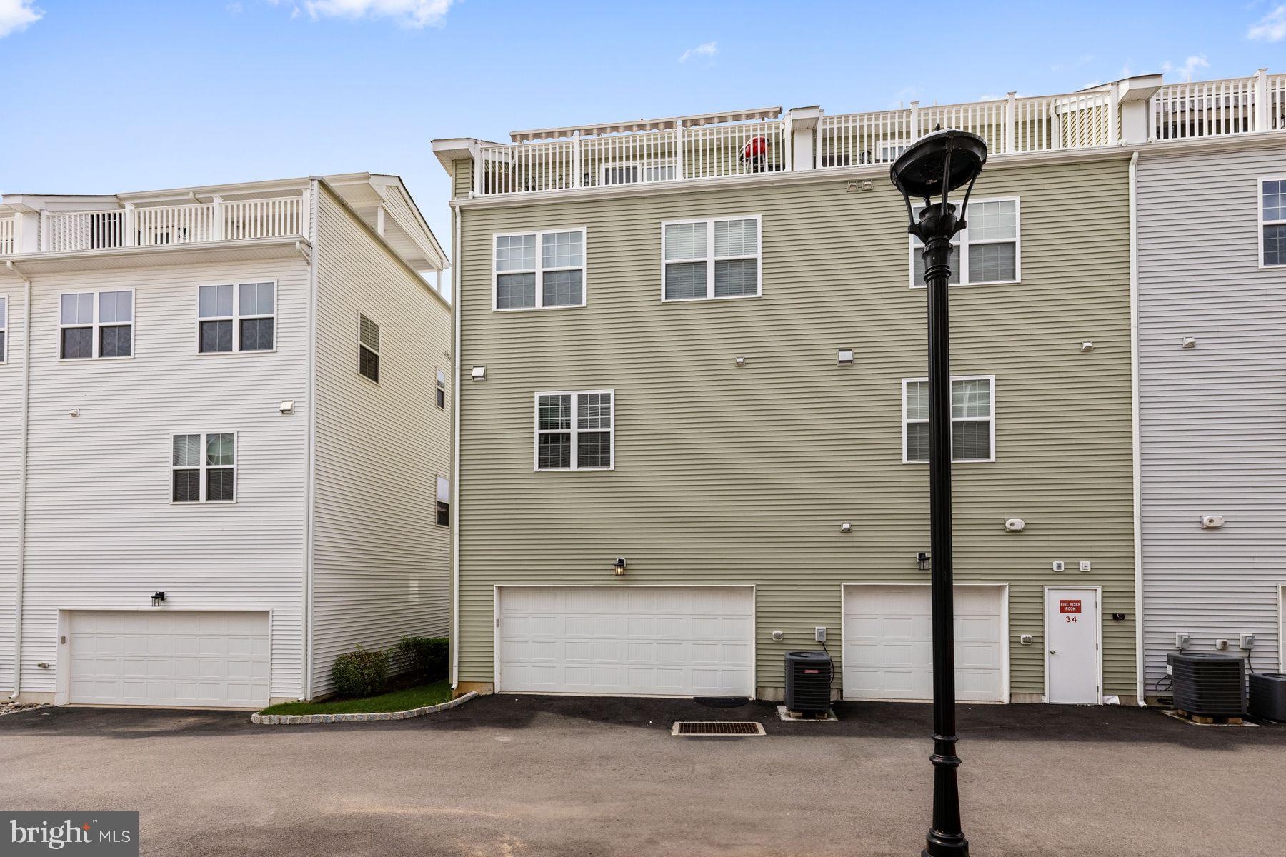 WATERSIDE - Residential