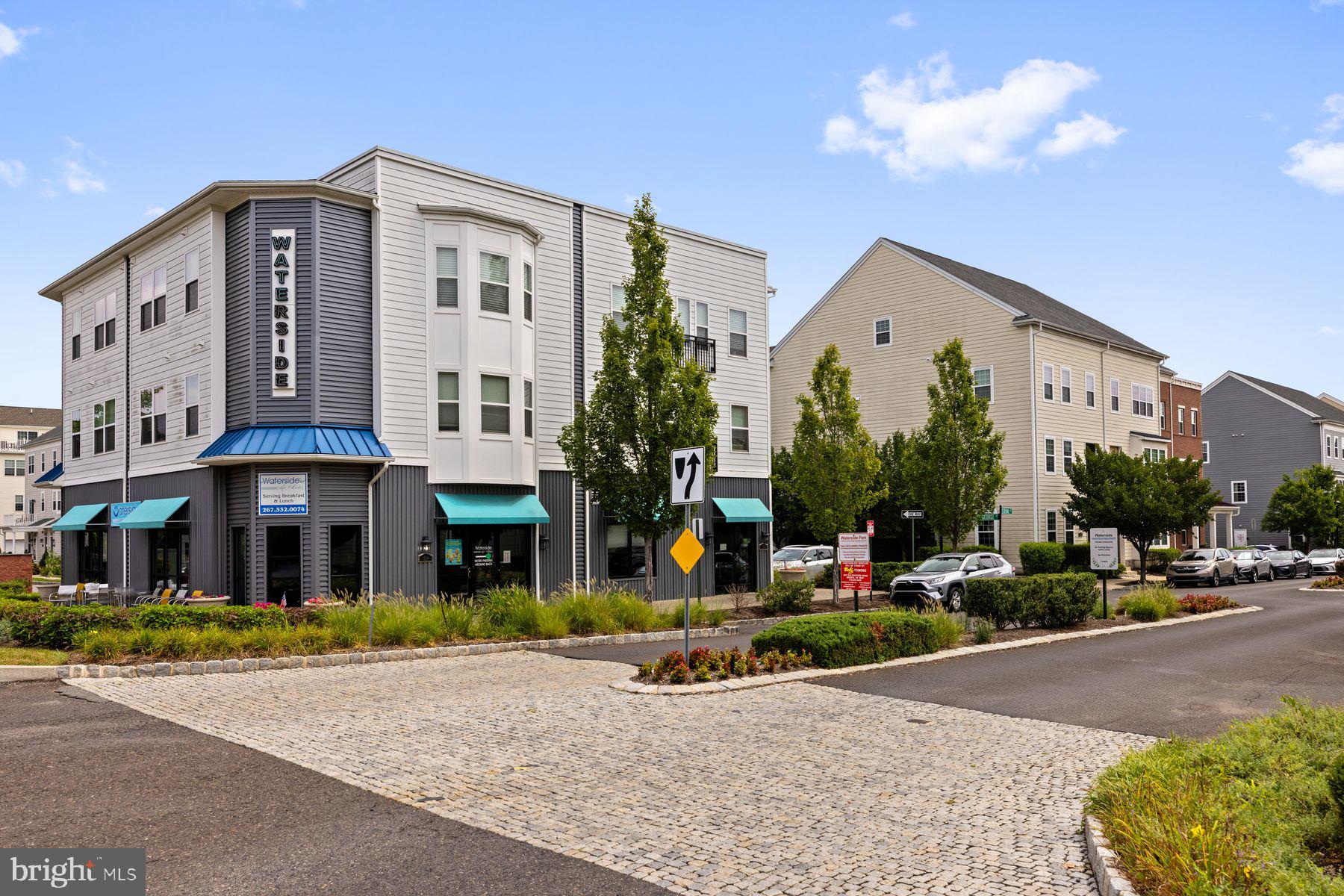 WATERSIDE - Residential