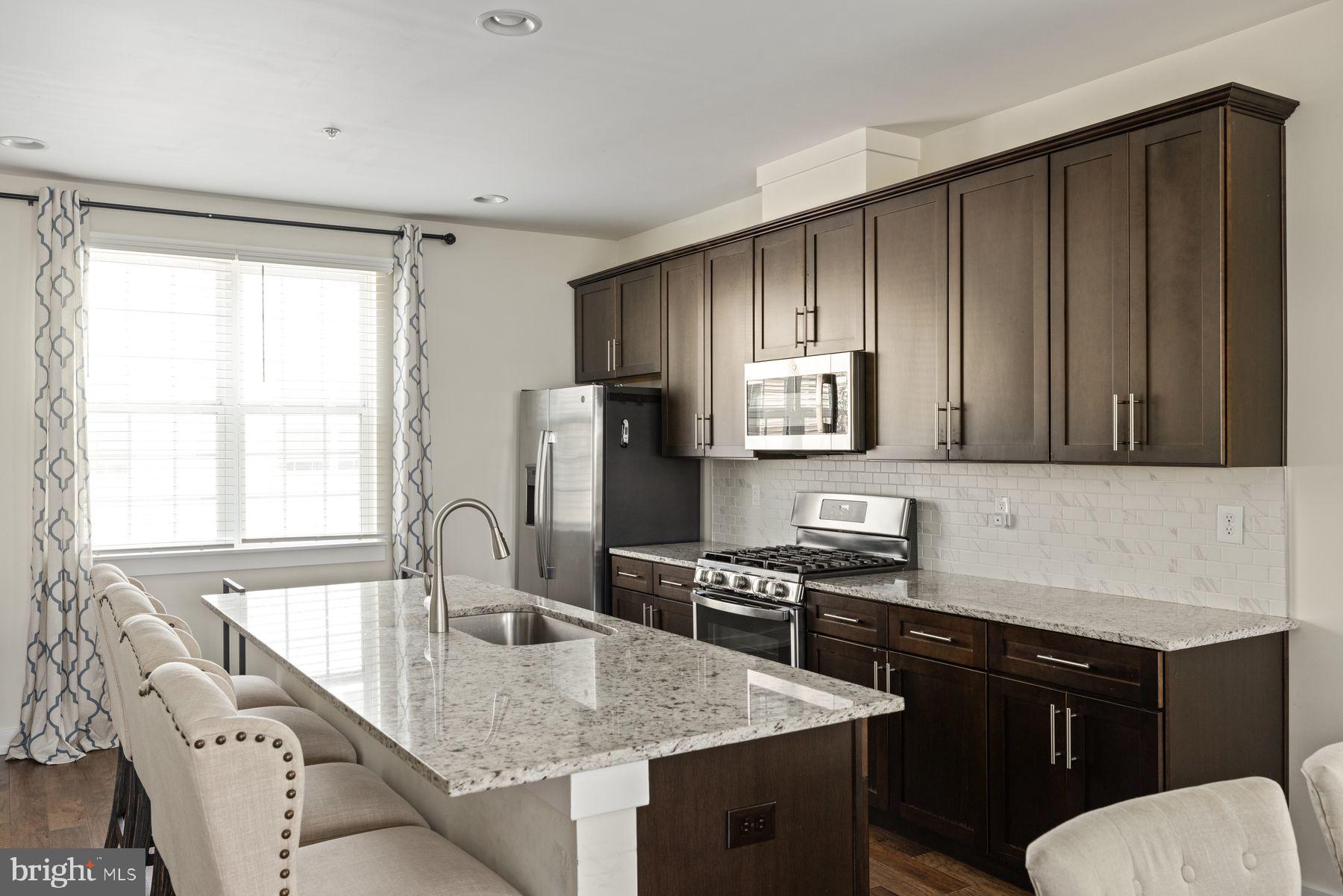 WATERSIDE - Residential