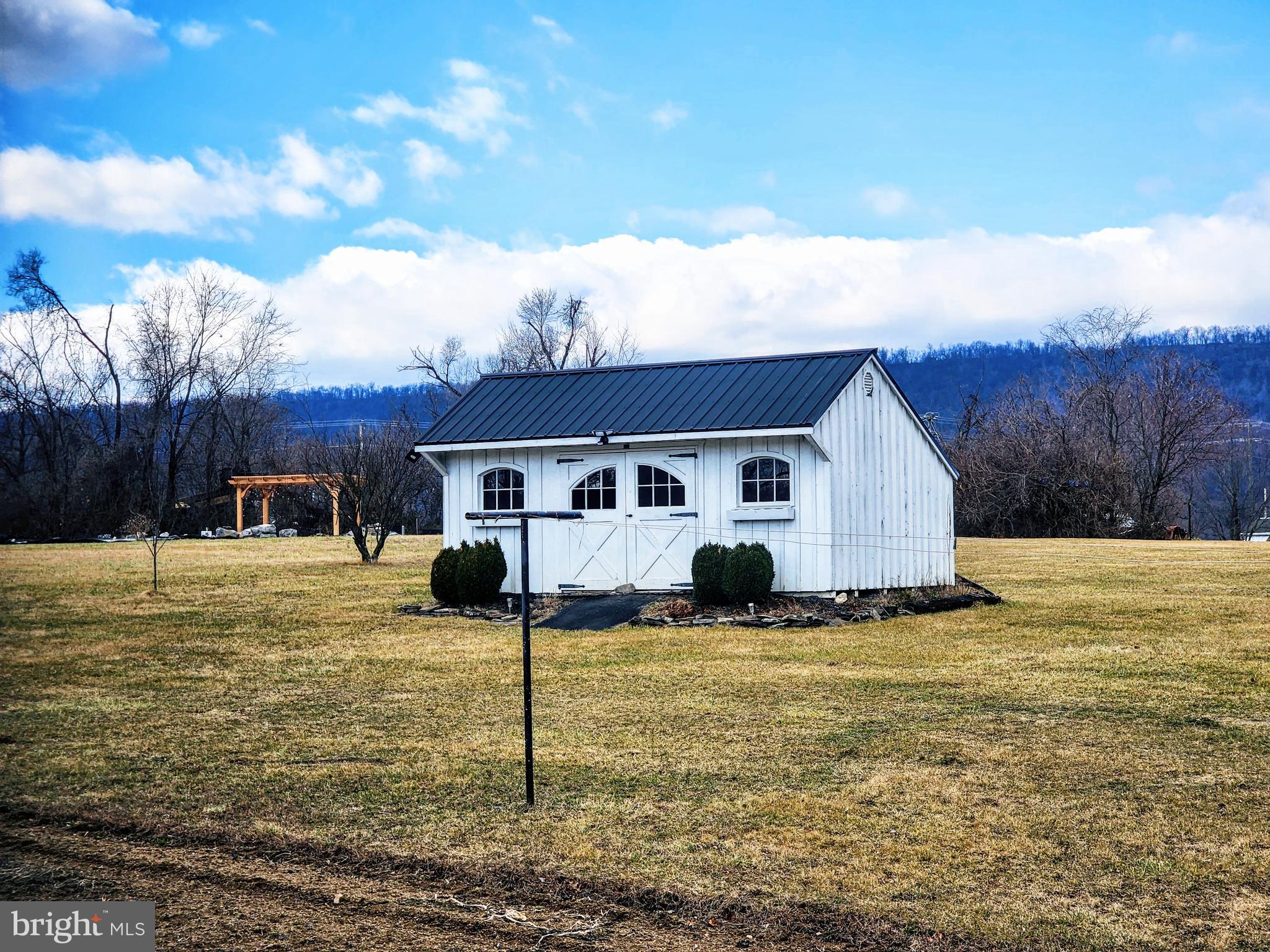 GERRARD ACRES - Residential Lease