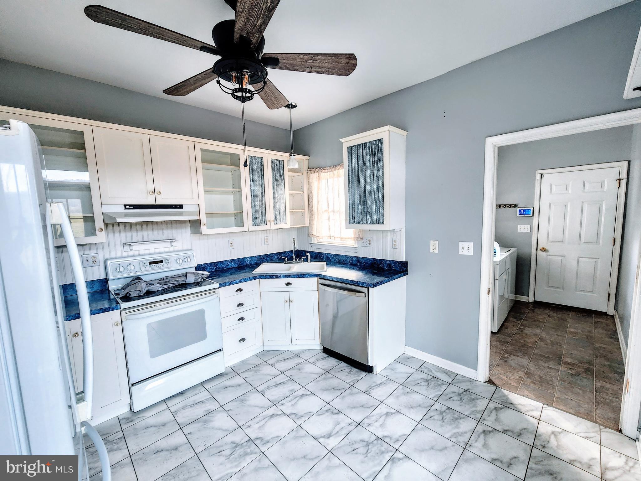 GERRARD ACRES - Residential Lease