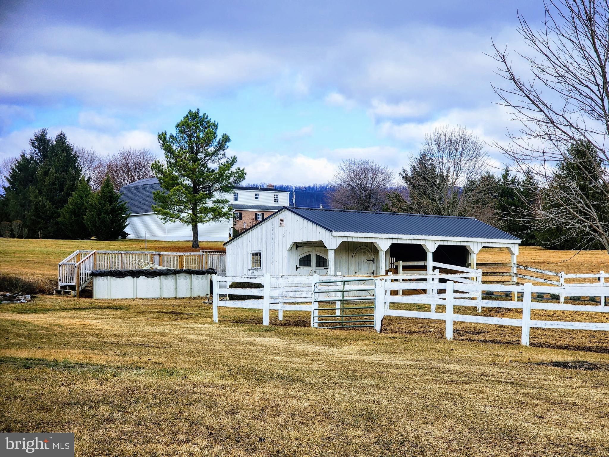 GERRARD ACRES - Residential Lease